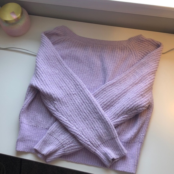 SOLD Lilac sweater with v-neck detail - Picture 6 of 6